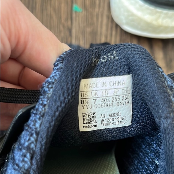 Adidas Ultraboosts - Picture 6 of 11